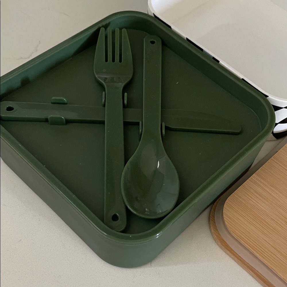 Checkered Green Food Storage Container - Picture 3 of 4